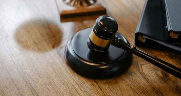 У Миколаєві водій спричинив зіткнення та покинув місце аварії: яке покарання призначив суд, подробиці.